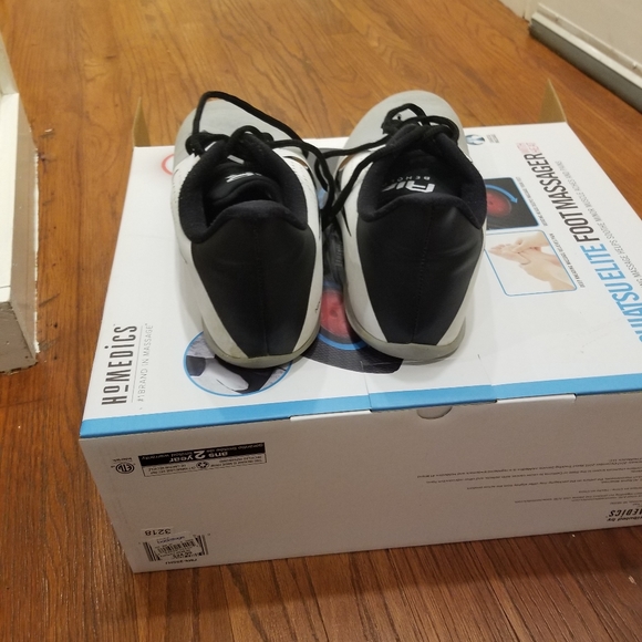 Nike Air Behold - Picture 2 of 4